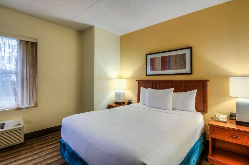 Towneplace Suites By Marriott Chicago Шаумбърг Екстериор снимка